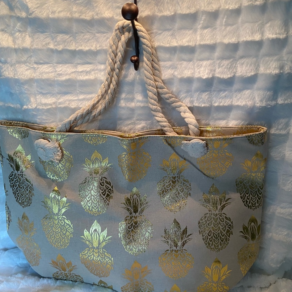 Gold and. Ivory Pineapple Tote Bag - Picture 4 of 4